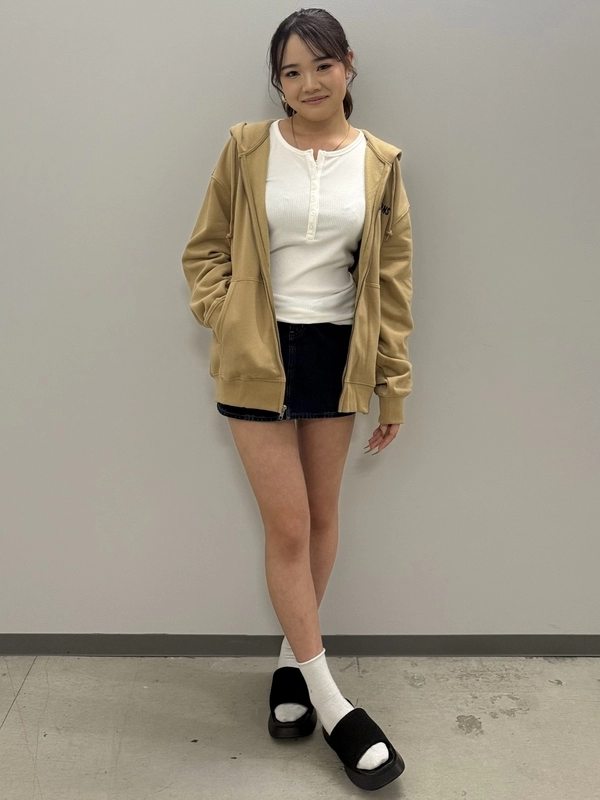 SNSで大人気ジップパーカー！