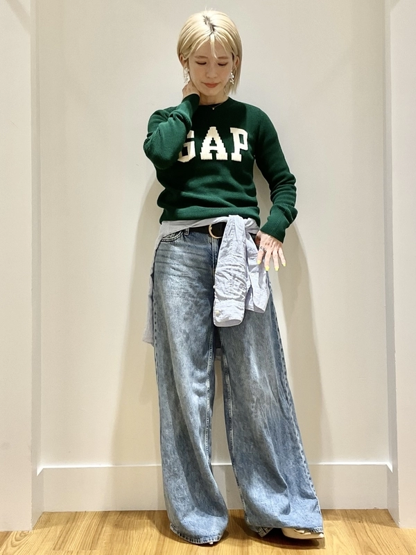 コットン100%が嬉しいロゴセーター
