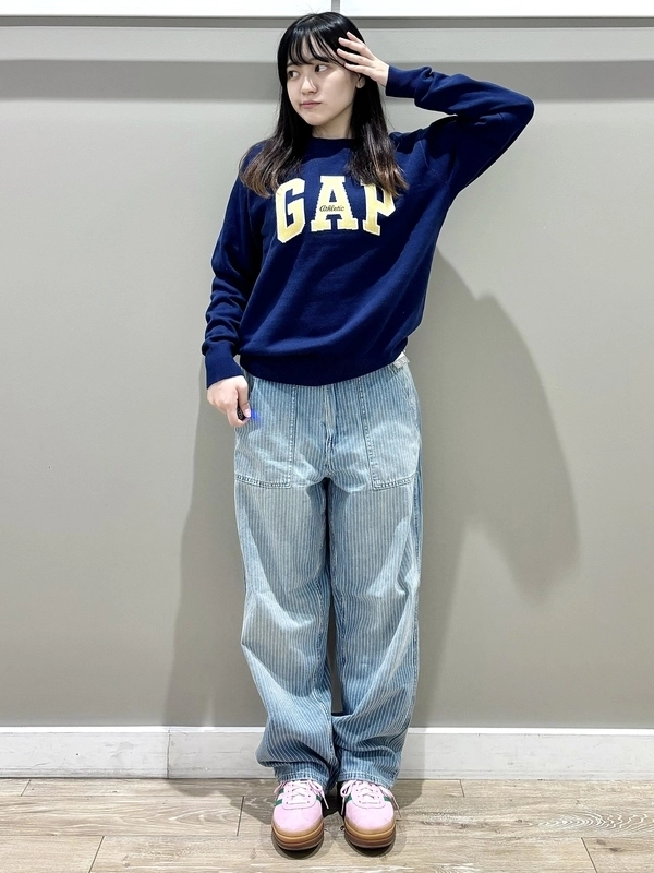 《大人気ロゴセーター》 
