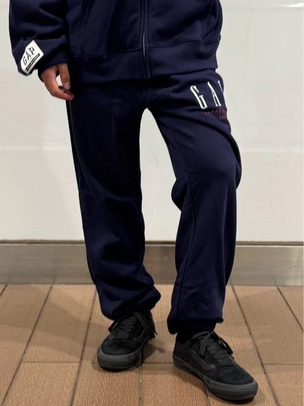 GAP パーカーセットアップ 30周年記念パーカーセットアップのスタイリング | Gap公式