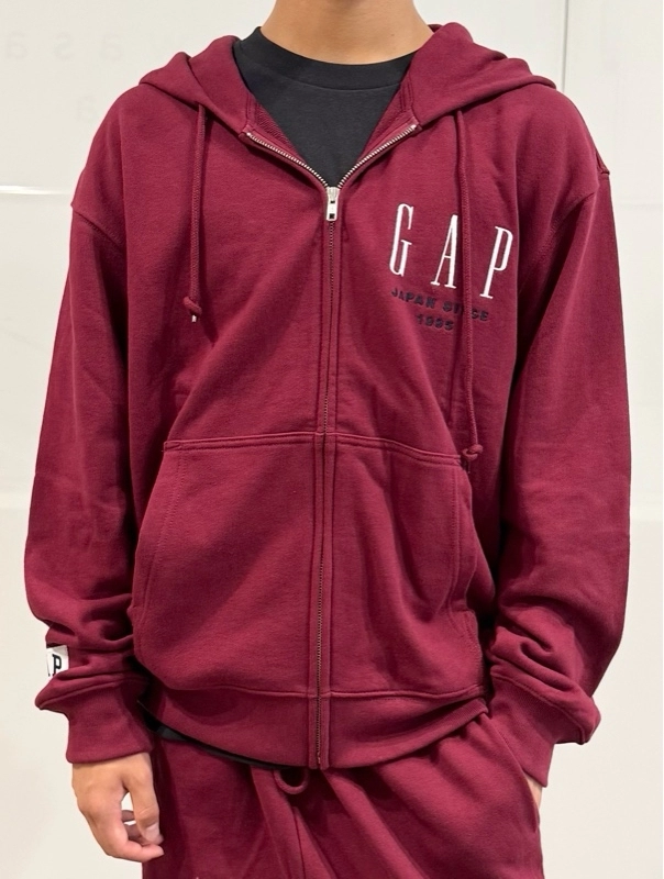 GAP パーカーセットアップ 30周年記念パーカーセットアップのスタイリング | Gap公式