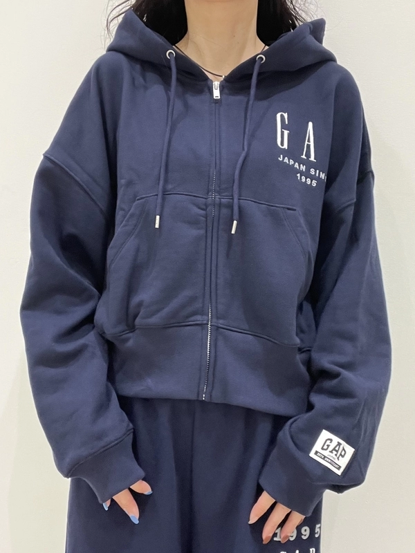 Gap トラックジャケット セットアップ ネイビー ☆トラックジャケットセットアップコーデ☆のスタイリング | Gap