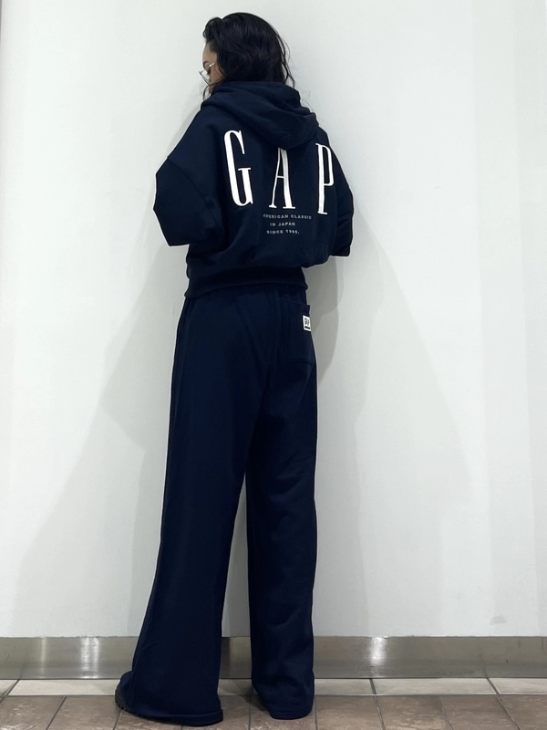 GAP セットアップ 30周年記念 限定セットアップのスタイリング | Gap公式オンラインストア