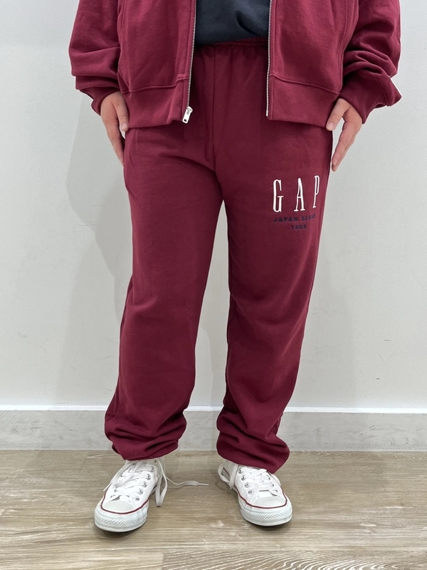 秋カラー♪スウェットセットアップのスタイリング | Gap公式オンライン