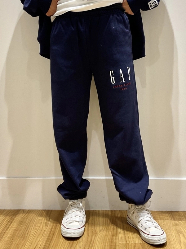 30Th アニバーサリー スウェットセットアップのスタイリング | Gap公式