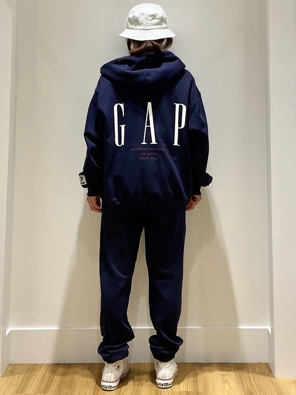 30Th アニバーサリー スウェットセットアップのスタイリング | Gap公式