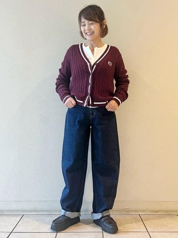 Gapロゴセーターのデニムコーデ♪