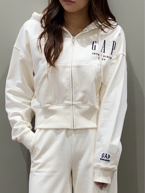 30th アニバーサリーヘビーウェイト セットアップ　グレー NEW】30Th アニバーサリーセットアップのスタイリング | Gap公式