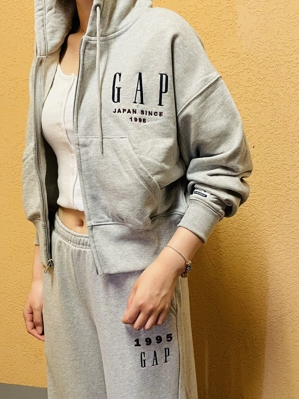 GAP 30周年記念 グレー パーカー　Sサイズ 30周年 セットアップ】 | Gap公式オンラインストア