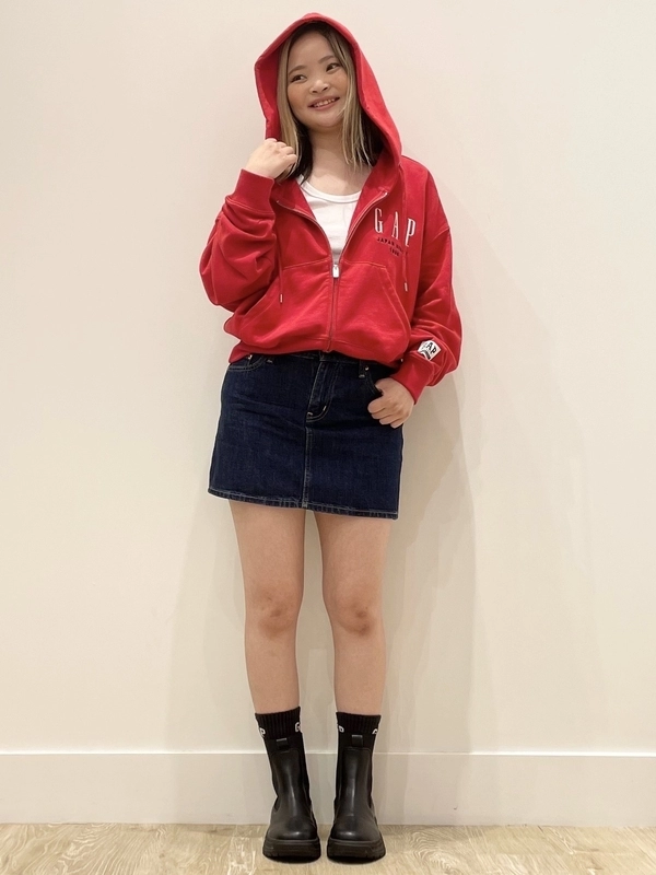 【大人気！】30Thロゴパーカーコーデ