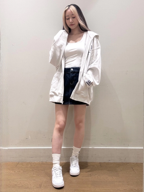 ユニセックスパーカー✖️デニムミニスカート