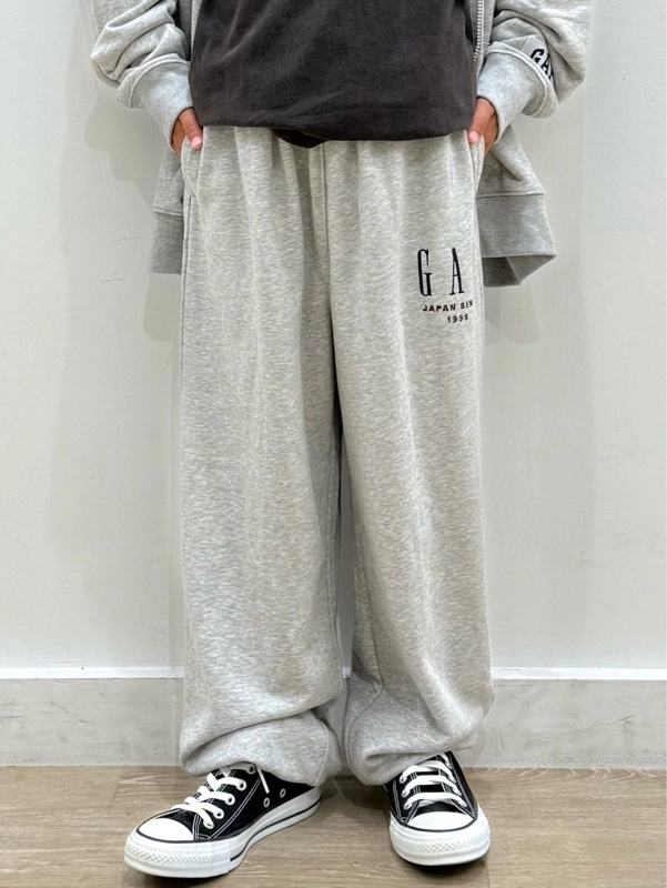 30周年！GAPロゴスウェットセットアップ】 | Gap公式オンラインストア