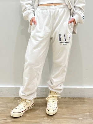 迷ったらホワイト！セットアップのスタイリング | Gap公式オンラインストア