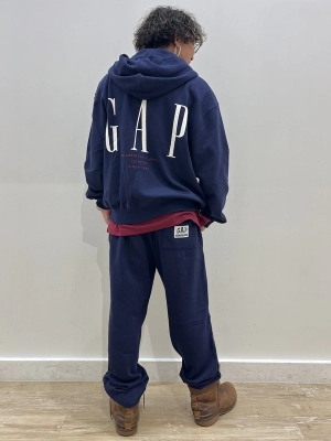 GAP｜ビッグロゴスウェットセットアップXL&Lネイビークルースウェット&パンツ cn60133083.jpg