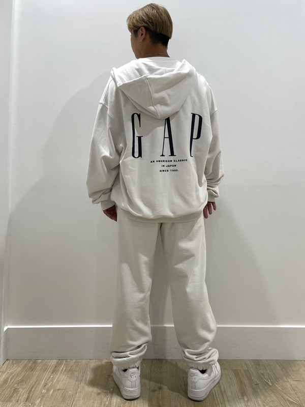 30周年アニバーサリースウェット！のスタイリング | Gap公式オンライン