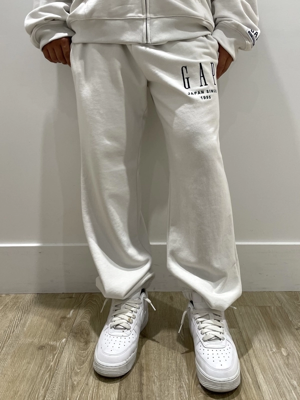 30周年アニバーサリースウェット！のスタイリング | Gap公式オンライン