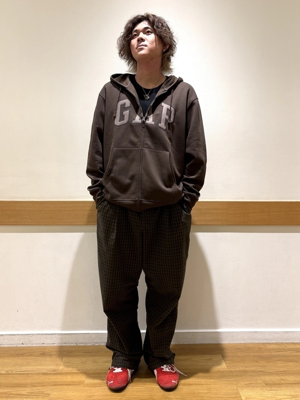 【ロゴジップパーカー】
