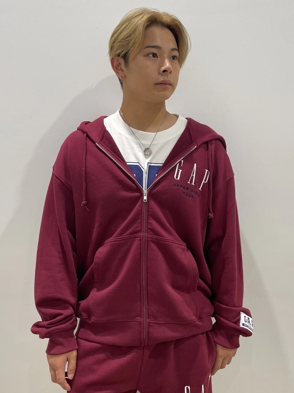 アニバーサリースウェット◎セットアップのスタイリング | Gap公式