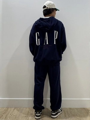 30th アニバーサリーヘビーウェイト セットアップ　グレー NEW】30Th アニバーサリーセットアップのスタイリング | Gap公式