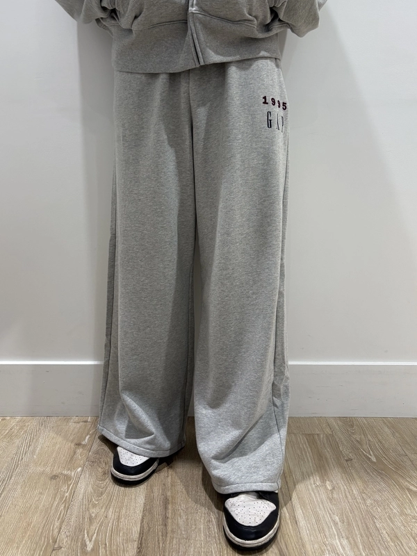 gapスウェットセットアップ 30thAnniversary 30周年 白 gapスウェット
