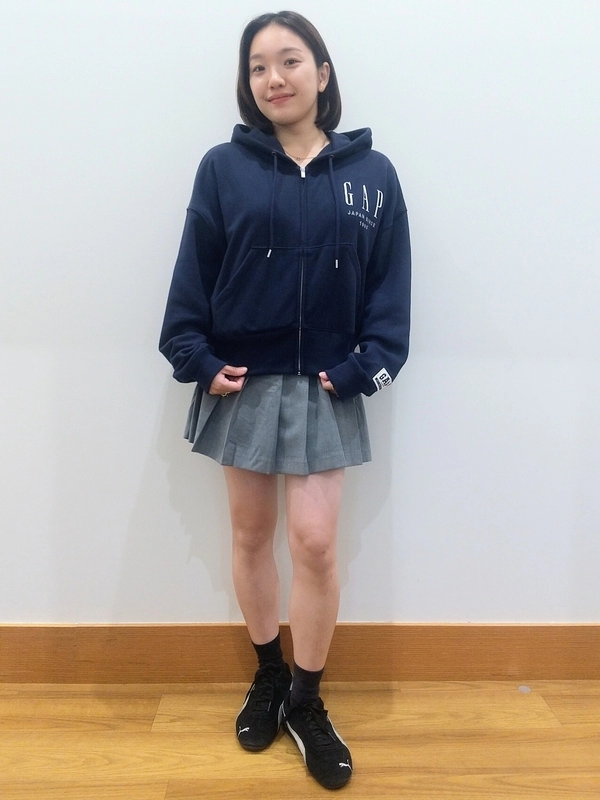 30thパーカーでスクールスタイル。のスタイリング | Gap公式オンライン