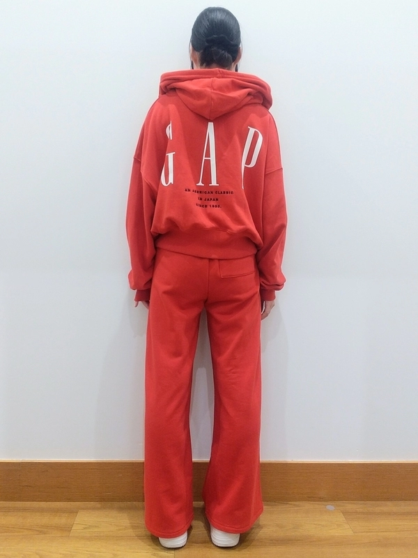 元気にレッドコーデ！！のスタイリング | Gap公式オンラインストア
