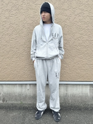 GAP 30周年セットアップ 日本上陸30周年オリジナルスウェットセットアップのスタイリング | Gap