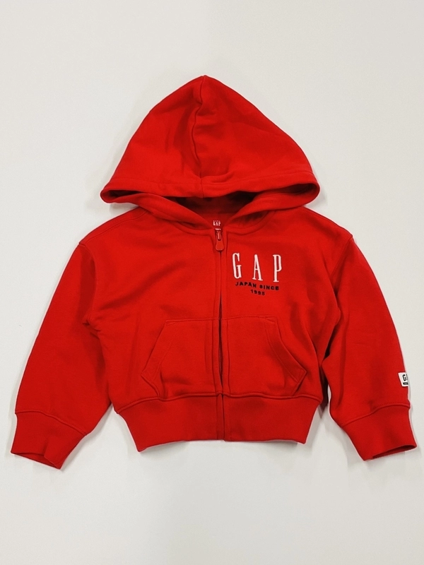 赤のパーカーで目立っちゃおう！ | Gap公式オンラインストア