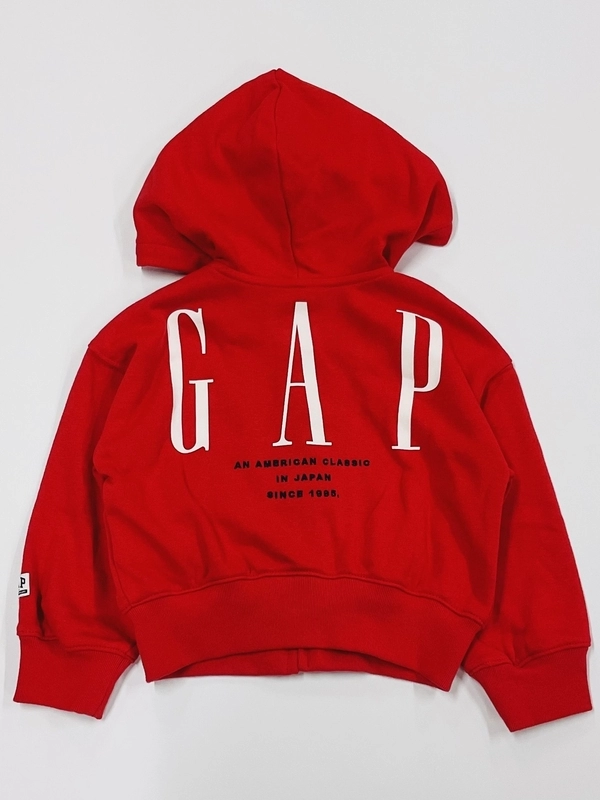 赤のパーカーで目立っちゃおう！ | Gap公式オンラインストア
