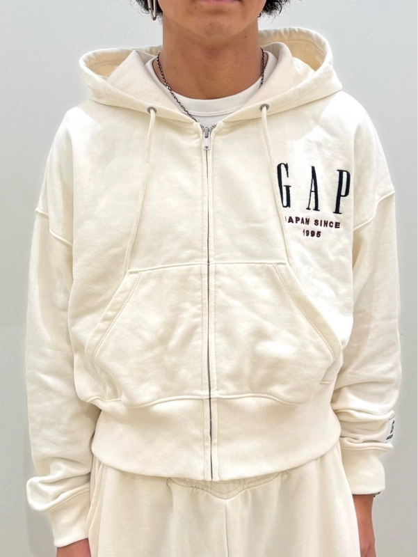 GAP30周年】スウェットセットアップのスタイリング | Gap公式