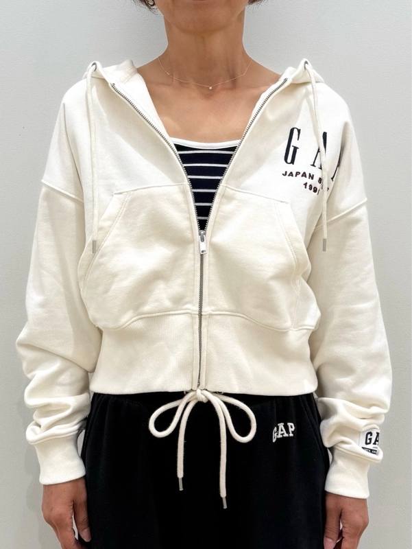 GAP30周年！】クロップドフルジップパーカー | Gap公式オンラインストア