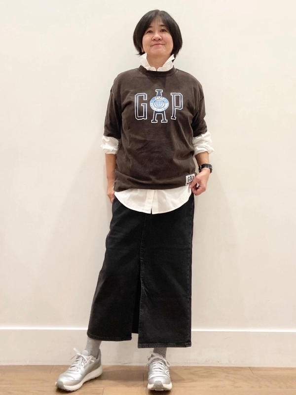 30thロゴTシャツレイヤリングコーデ