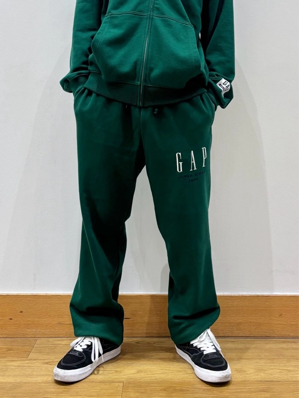 30th アニバーサリーヘビーウェイト セットアップ　グレー NEW】30Th アニバーサリーセットアップのスタイリング | Gap公式