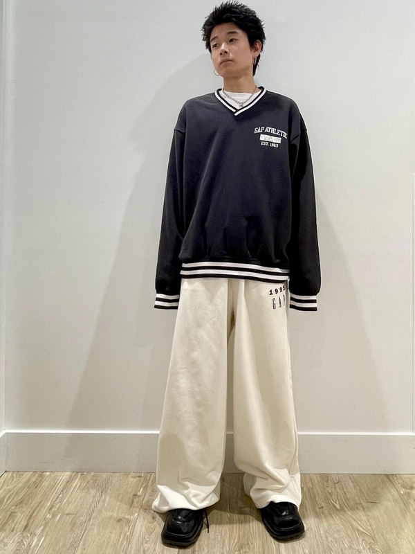 EME STUDIOS バギースウェットパンツ 30周年限定！バギースウェットパンツ☆】のスタイリング | Gap