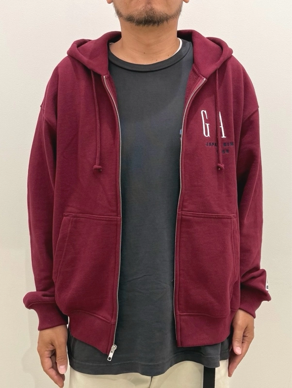 GAP30周年！】ロゴフルジップパーカーコーデのスタイリング | Gap公式