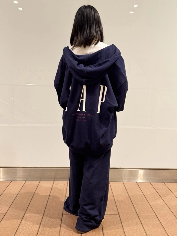 GAP 30周年記念 フルジップフーディ Lサイズ ネイビー GAP日本上陸30周年の記念パーカー＆パンツ、SNSで話題に「これ可愛かっ