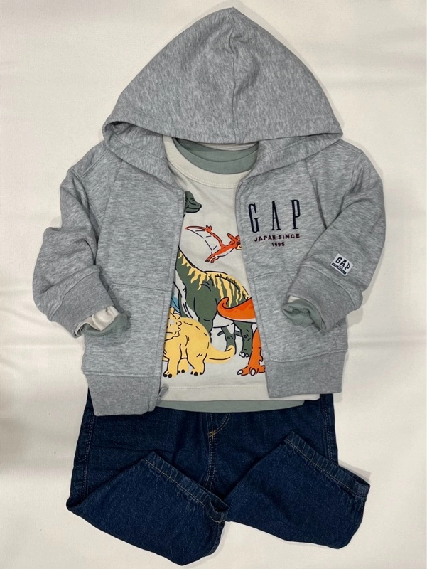 グラフィックTシャツコーデ