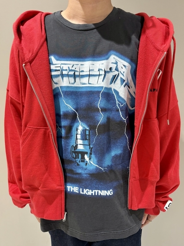 主役は30周年スウェットパーカーのスタイリング | Gap公式