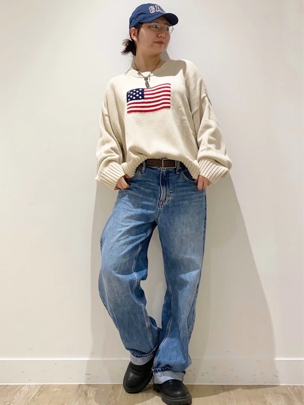 【人気】国旗柄が可愛い！ニット×デニムでカジュアルコーデ