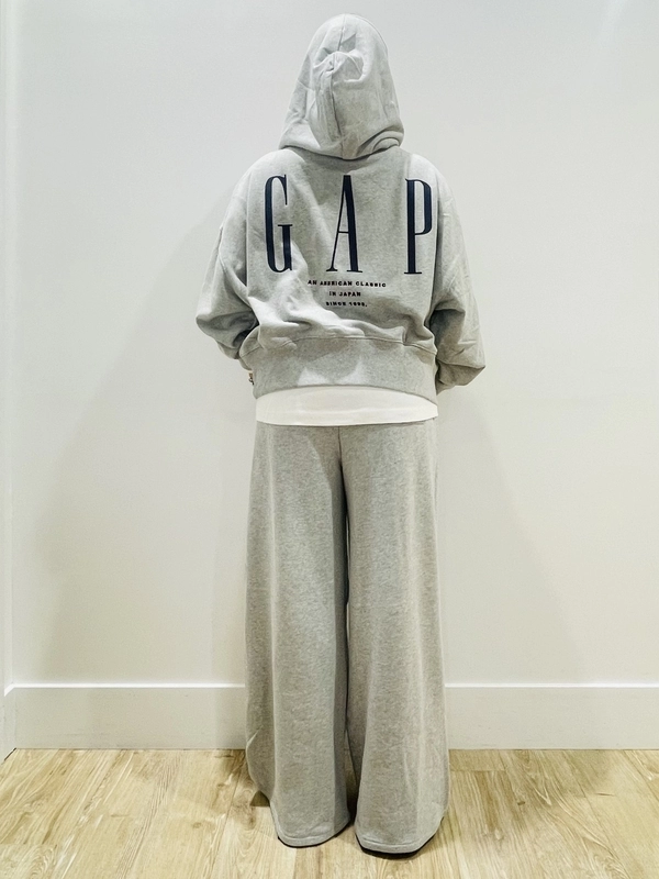 ⭐︎30周年スウェットセットアップコーデ⭐︎ | Gap公式オンラインストア