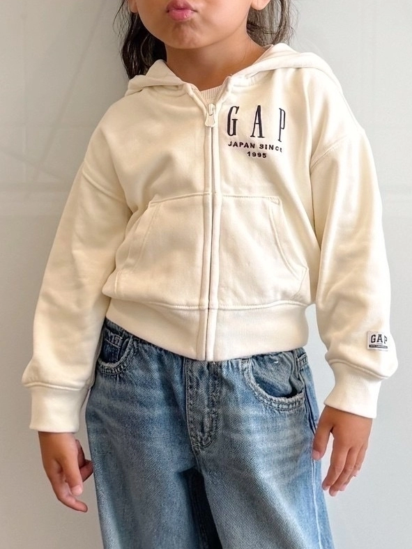 30周年】ジップアップパーカーを着まわそう！ | Gap公式オンラインストア