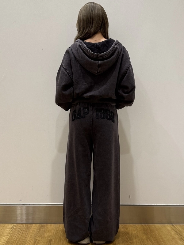 まーちん GAP1969　上下XL　グレー、ブラックセットアップ GAP1969セットアップ！のスタイリング | Gap公式オンラインストア