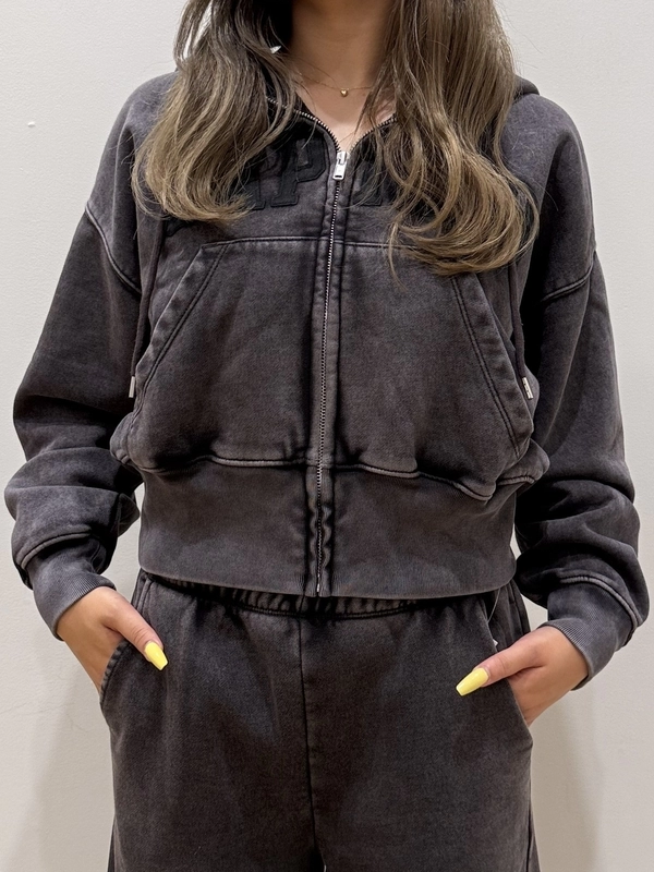 まーちん GAP1969　上下XL　グレー、ブラックセットアップ GAP1969セットアップ！のスタイリング | Gap公式オンラインストア