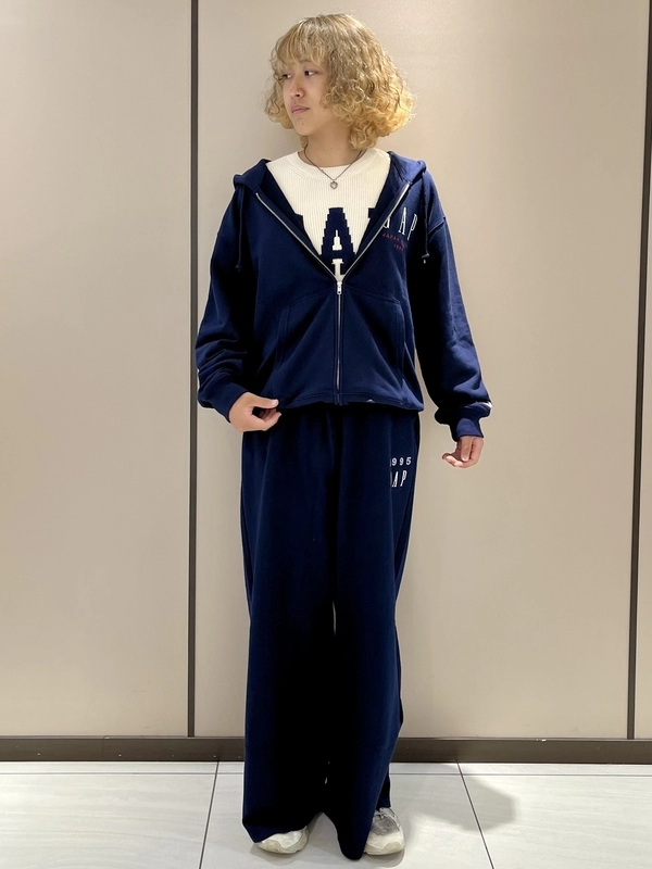 ロゴにまみれて