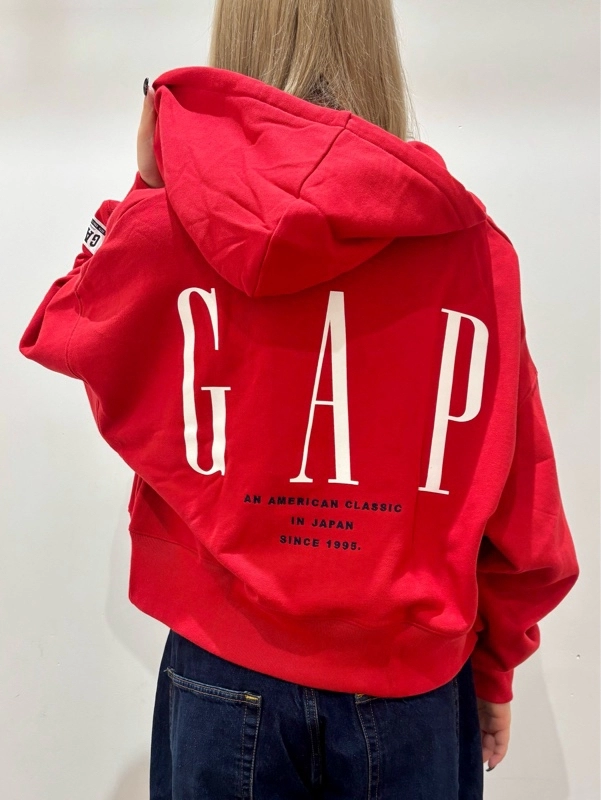 30周年スウェットジップパーカー&リンスカラーデニム』のスタイリング