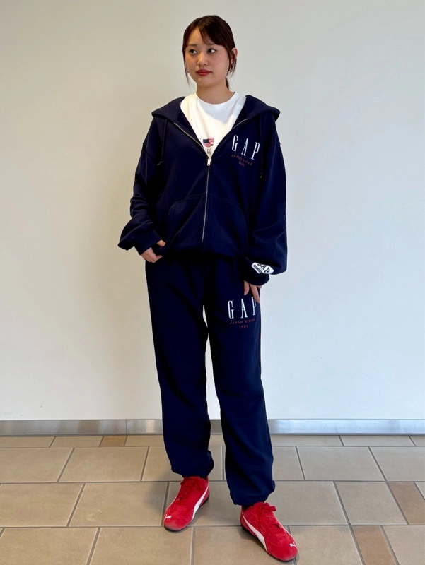 GAP トラックジャケット セットアップ 赤 新作】〜トラックジャケットセットアップ〜のスタイリング | Gap