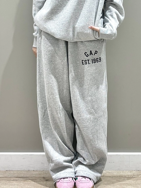 ✨ GAP セットアップ ✨ 新作】30th anniversaryセットアップ☆のスタイリング | Gap公式