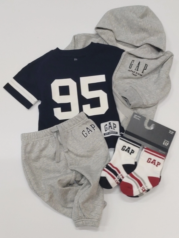 p*e様 【タイムセール価格♥✨】新品GAP☆セットアップ110♥✨ p*e様 【タイムセール価格♥✨】新品GAP☆セットアップ110♥✨
