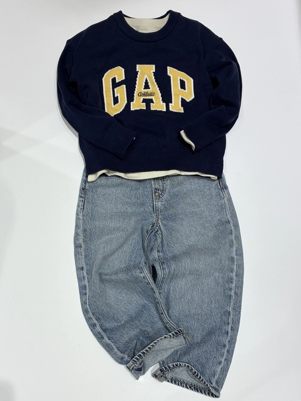 シンプル⭐︎ロゴセーター