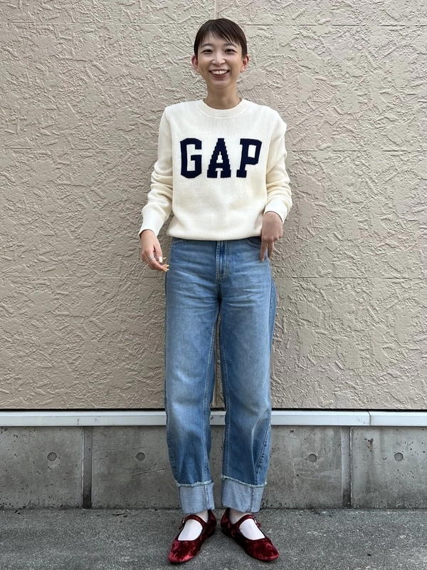 今年も人気！ロゴセーター